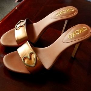 XOXO Bronze heels 6.5